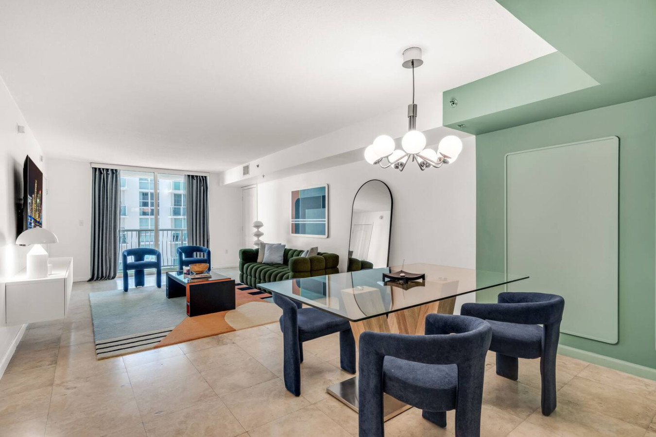 brickell-2br2ba-chic-residence-poolgymfree-park/