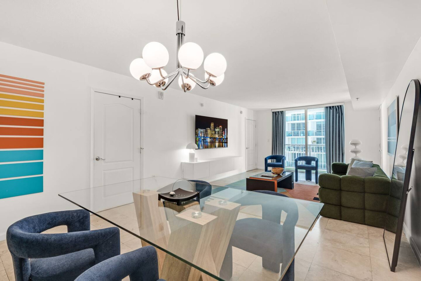 brickell-2br2ba-chic-residence-poolgymfree-park/