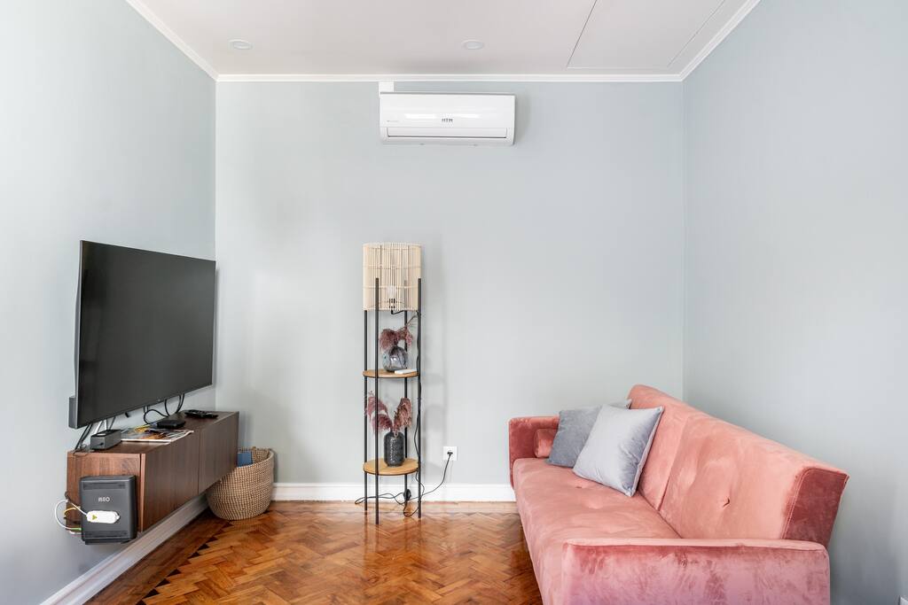 vintage-charm-near-sintra's-wonders-sintra-45/