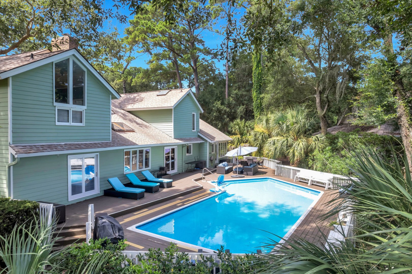 Welcome to 2 High Water!  All New Photos with Updated Deck Coming Soon!