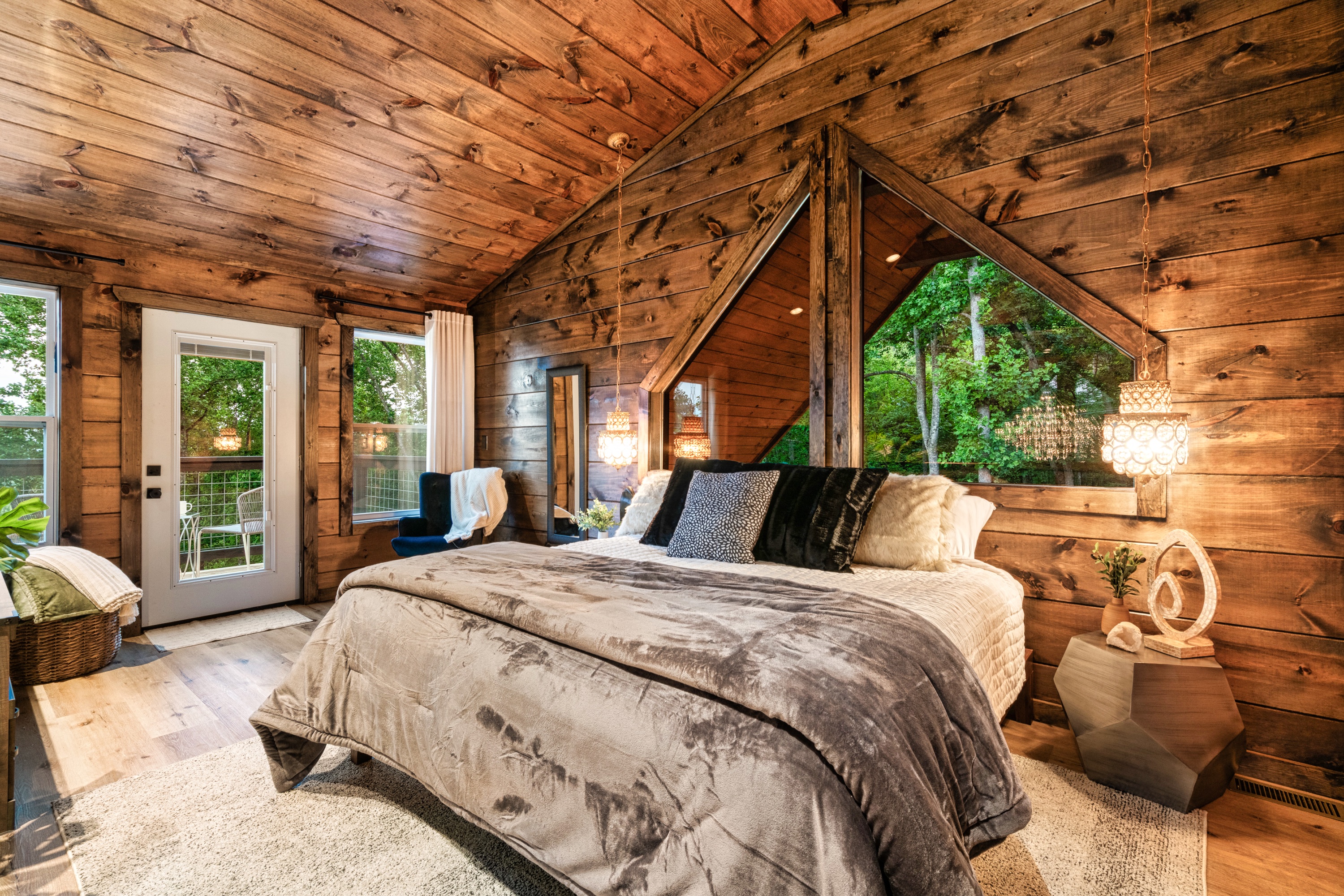 Loft Bedroom - King Bed