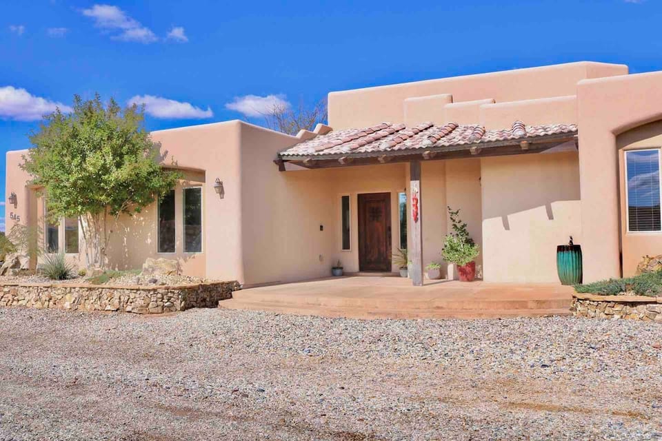 Southwestern Comfort Stay 2 image 1