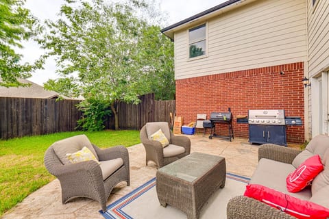Private Patio | Gas Grill | Outdoor Seating