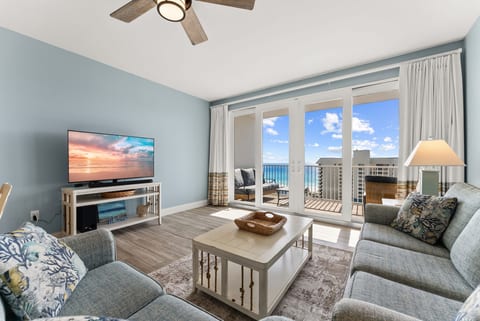 Gulf View 3BR Resort Condo with 5 Pools