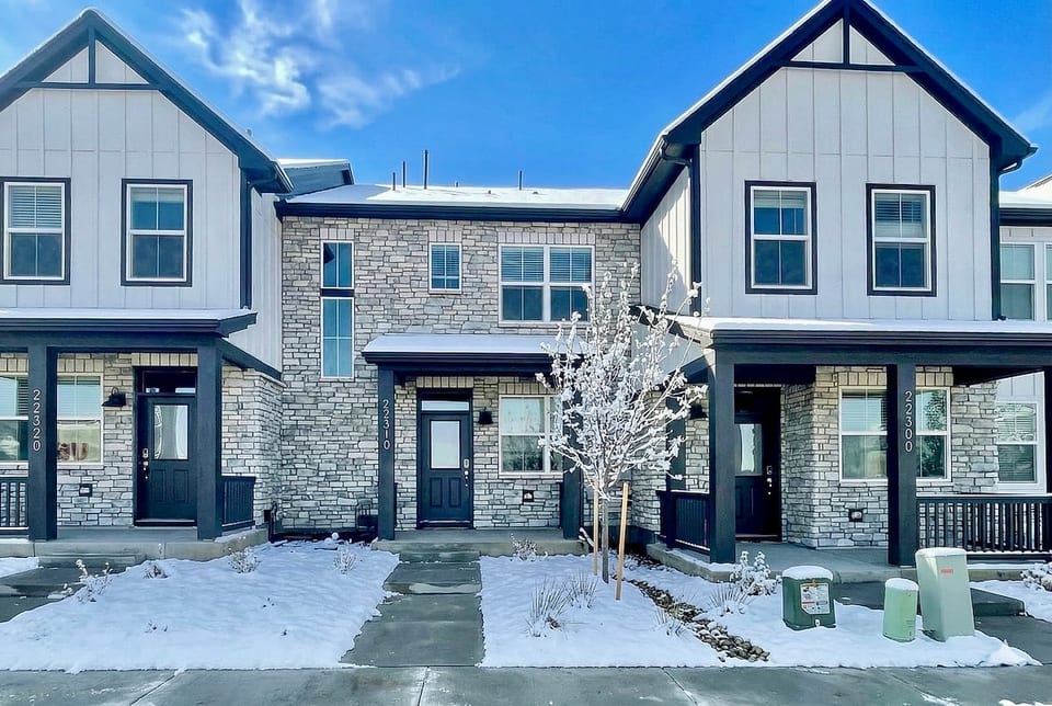 Luxe Retreat | Modern 3BR | DIA, Downtown & Parks image 1