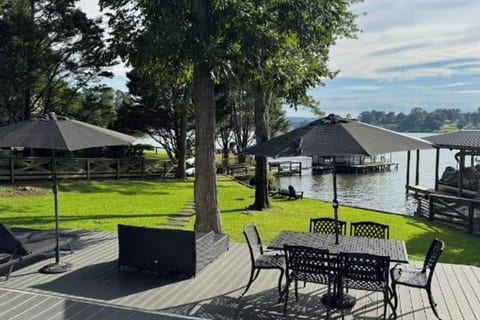 The Lake House at Sunset Bay