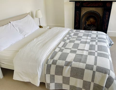 Elegant Central London Townhouse image 3
