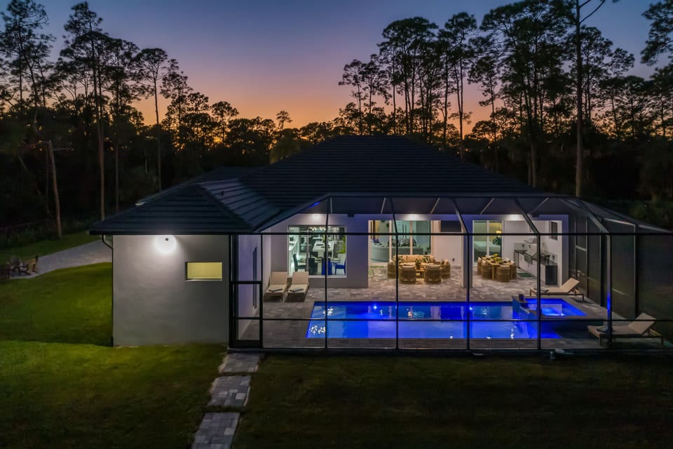 The Naples Luxe Retreat | Game Room • Heated Pool - Naples