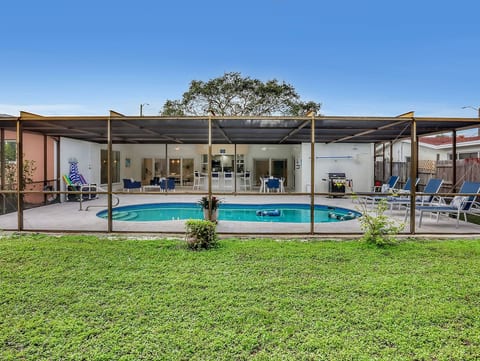 Palm Paradise Villa | Private Pool • Near Beaches