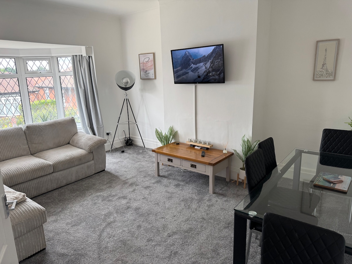 Cosy 2 bedroom bungalow nr coast image 1