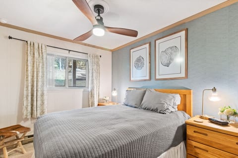 Stylish 3BR 2BA Summit Condo Good WiFi EZ Parking