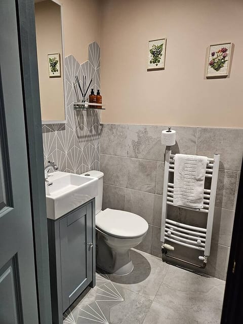 Ground - Super-king room with private bathroom