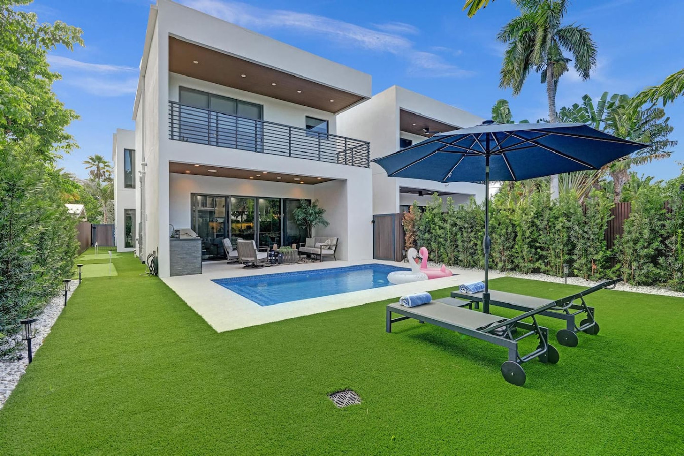 New Luxe 4BR/BA Home w/H. Pool M. Golf & PoolTable