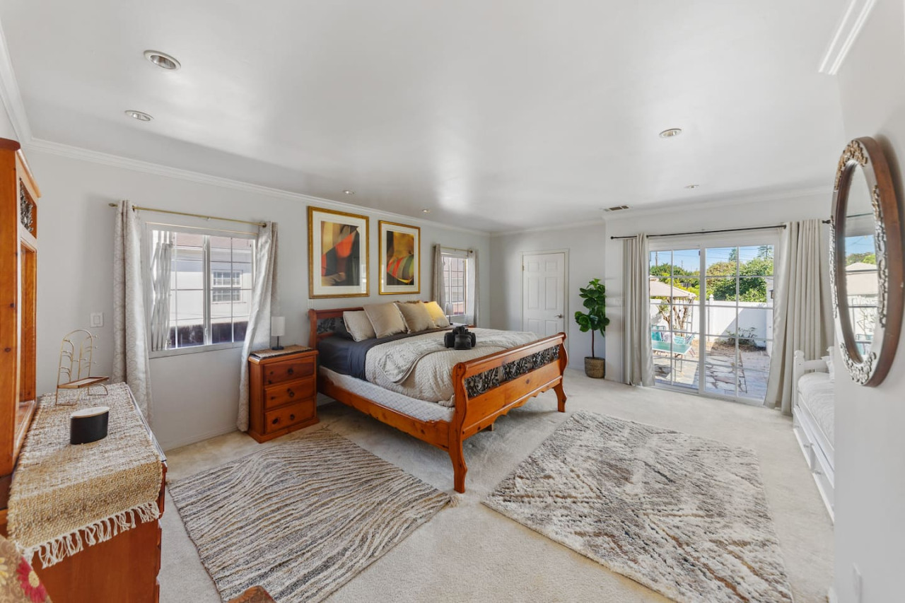 Spacious Home Yard & EV Charger Near Santa Monica