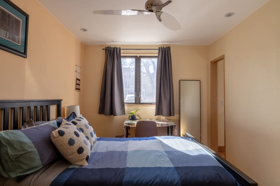 Energy-Efficient Oasis: Cozy Suite Near DT Boulder - Boulder