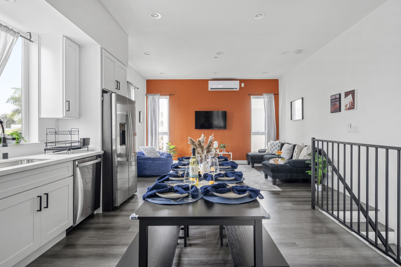 Modern 4 Suites, Parking Near USC, DTLA, Expo Park