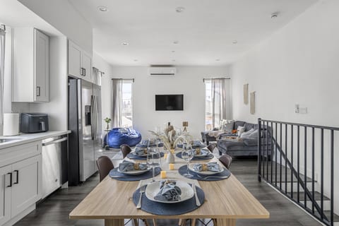 Modern 4-Suite Retreat | DTLA Views | Gated Parking