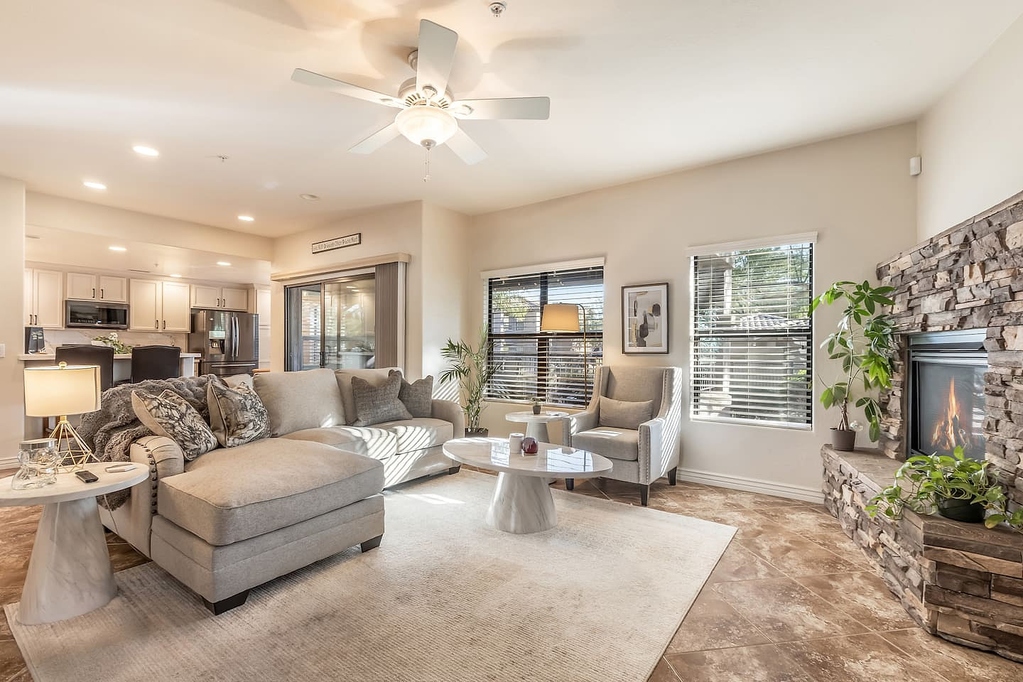 Luxury Condo w/ Pool View & Walk to High Street