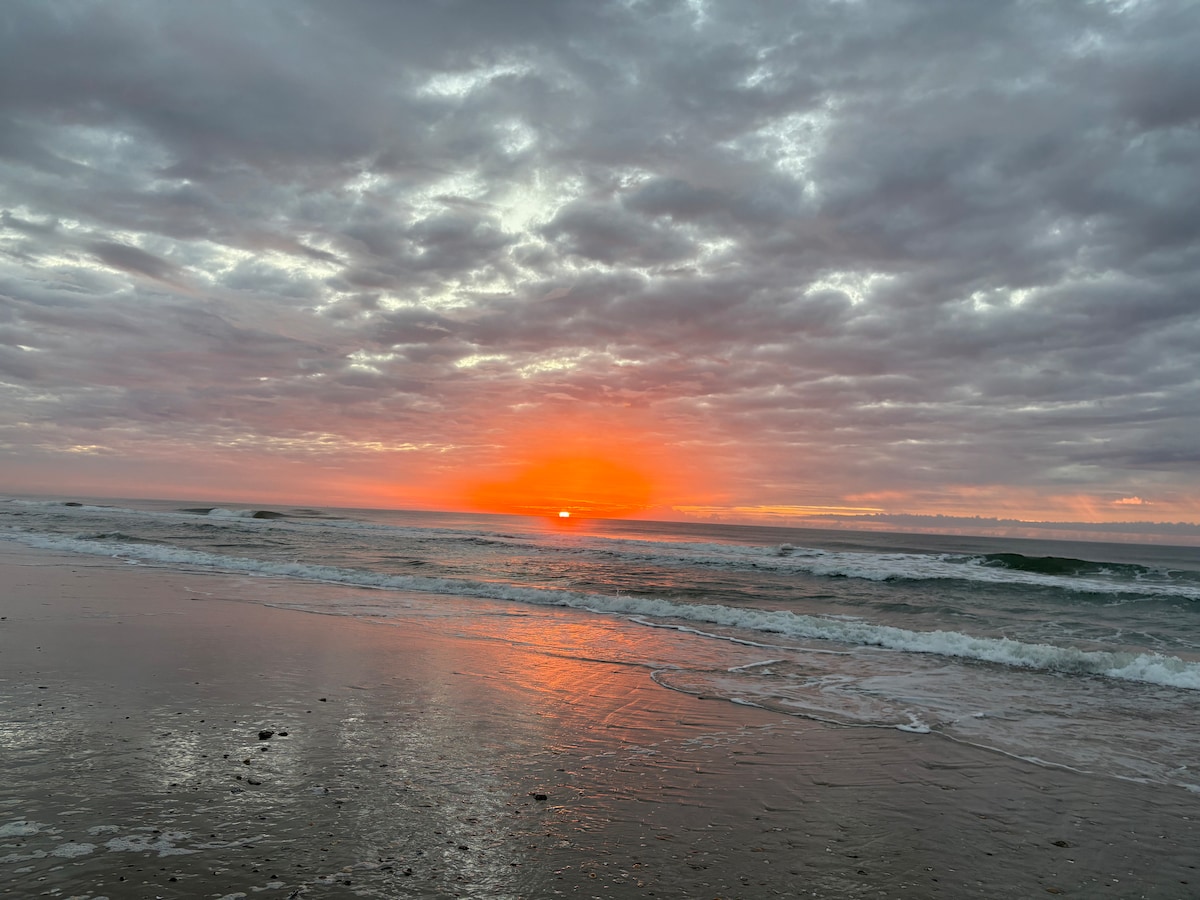 Out of Office, 2 BR/1.5 BA with Ocean/Sound Views image 1