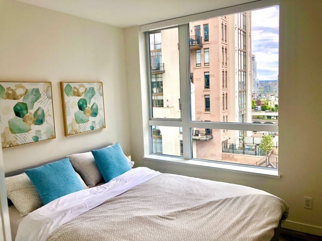 beautiful-luxury-suite-in-heart-of-downtown/