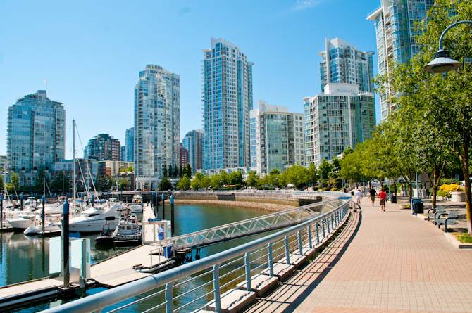 beautiful-luxury-suite-in-heart-of-downtown/