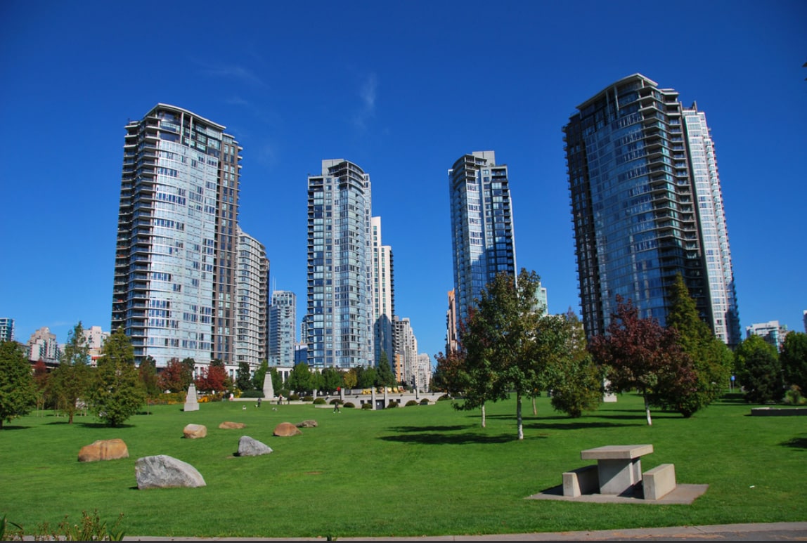 beautiful-luxury-suite-in-heart-of-downtown/