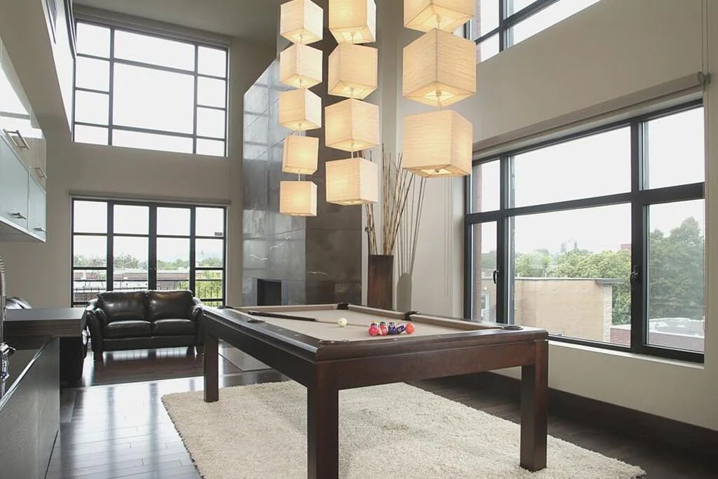 beautiful-luxury-suite-in-heart-of-downtown/