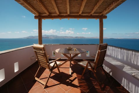 Naxian Sky Villa • Aegean Sunset Hilltop Bliss image 1