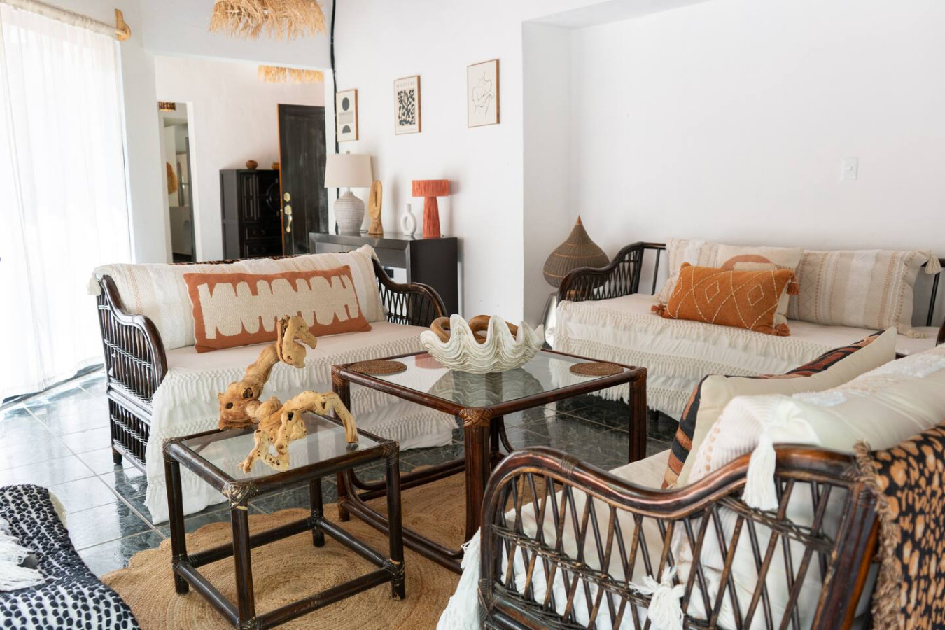 casita-luna-2bd-casita-+-main-house/