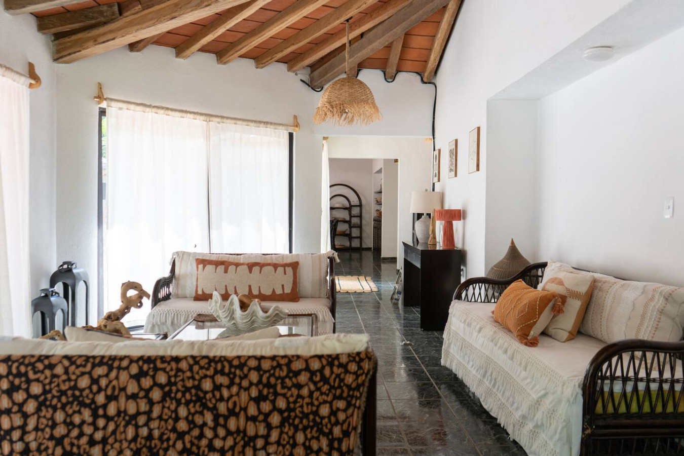 casita-luna-2bd-casita-+-main-house/