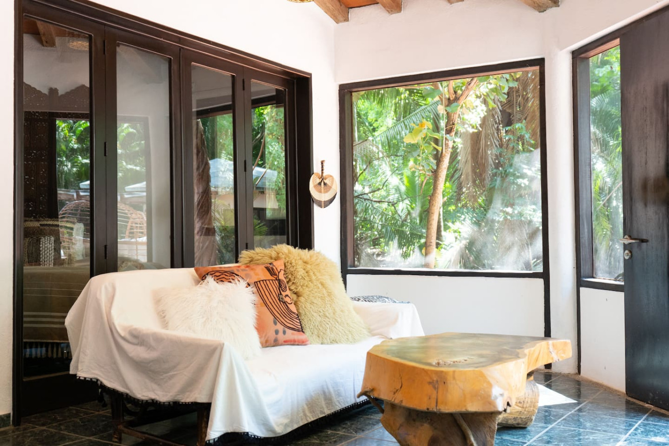 casita-luna-2bd-casita-+-main-house/