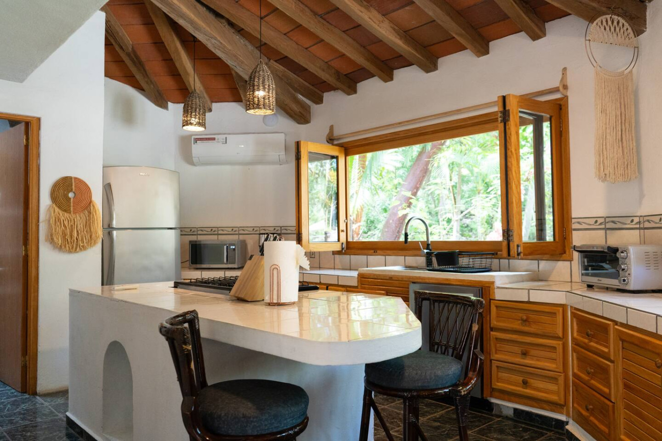 sanctuary-1-bedroom-+-main-house/