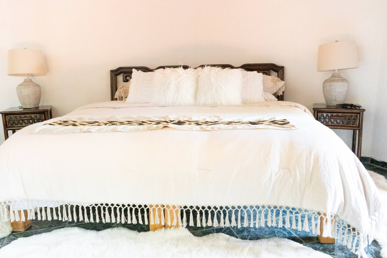 sanctuary-1-bedroom-+-main-house/