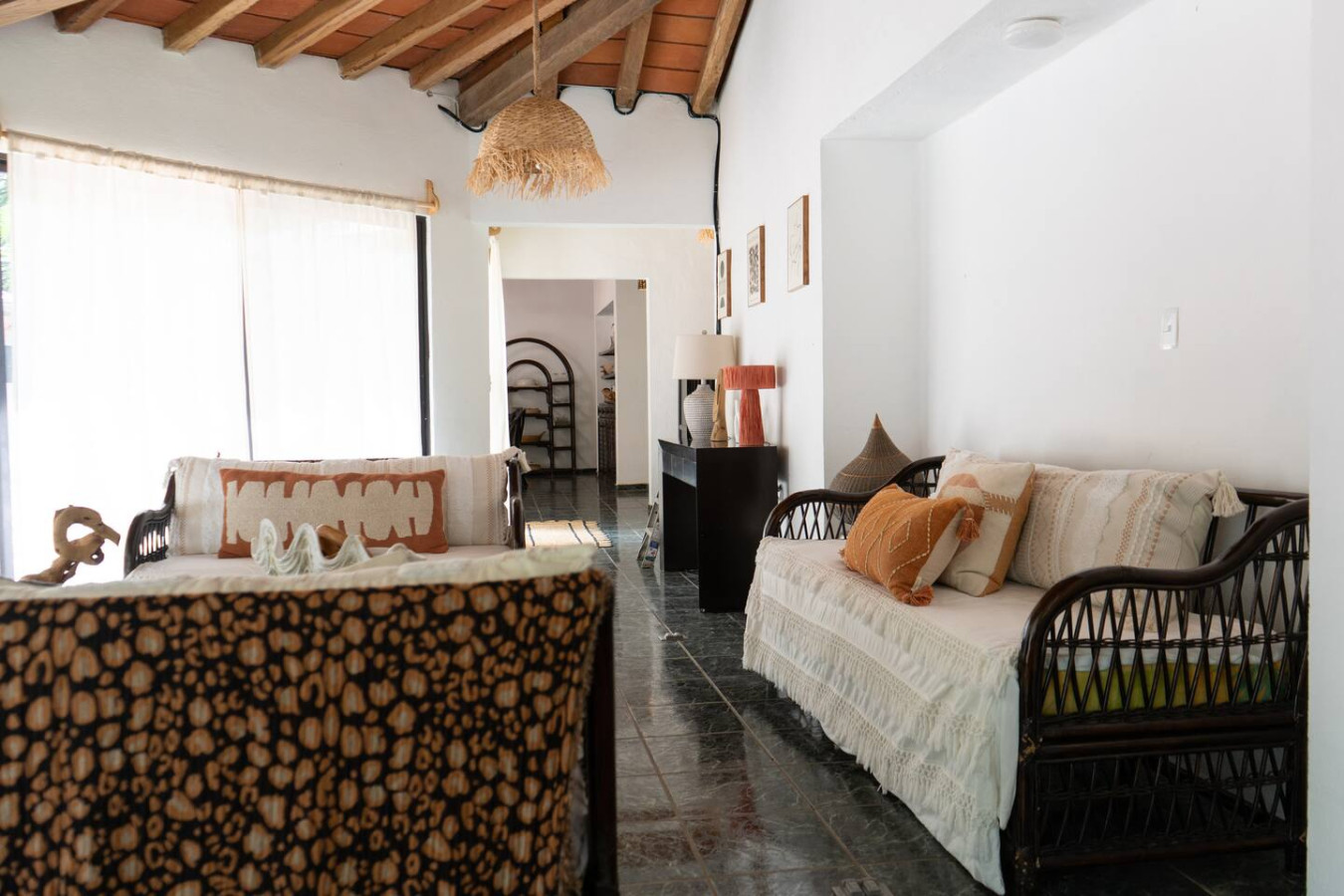 sanctuary-1-bedroom-+-main-house/