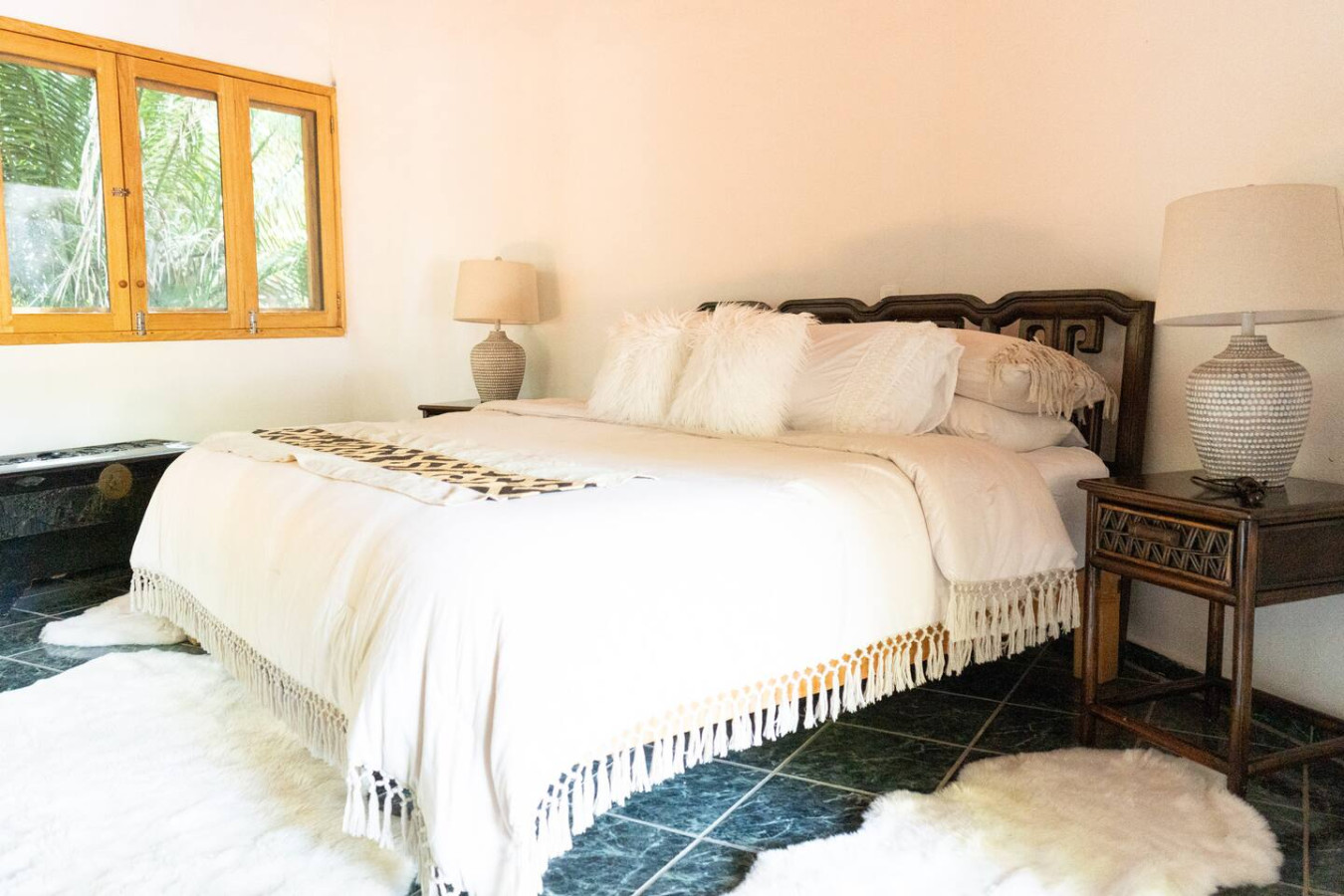 sanctuary-1-bedroom-+-main-house/