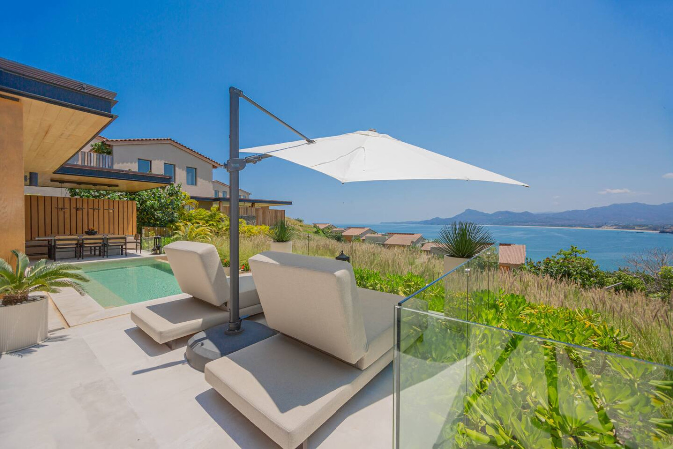 4-bed-luxury-oceanview-villa/