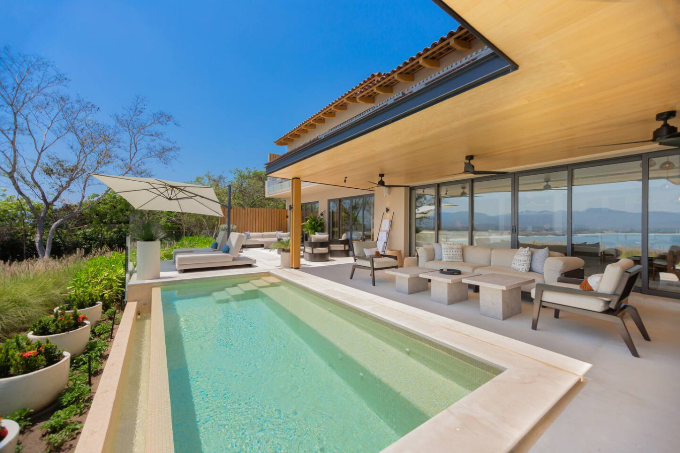 4-bed-luxury-oceanview-villa/