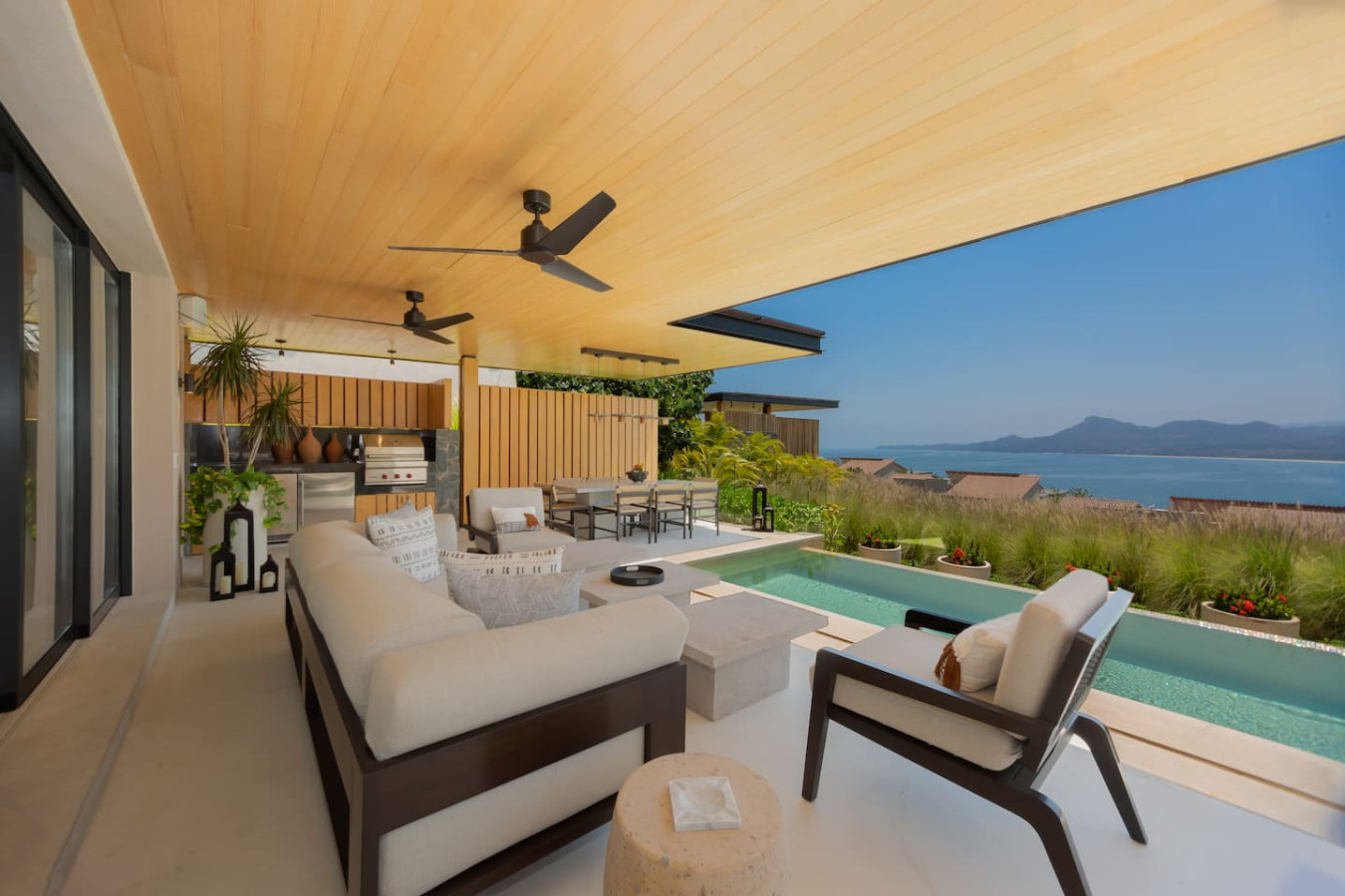 4-bed-luxury-oceanview-villa/