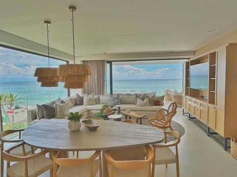 New Lux 4 bed - Your Dream Beachfront Getaway! - Udara