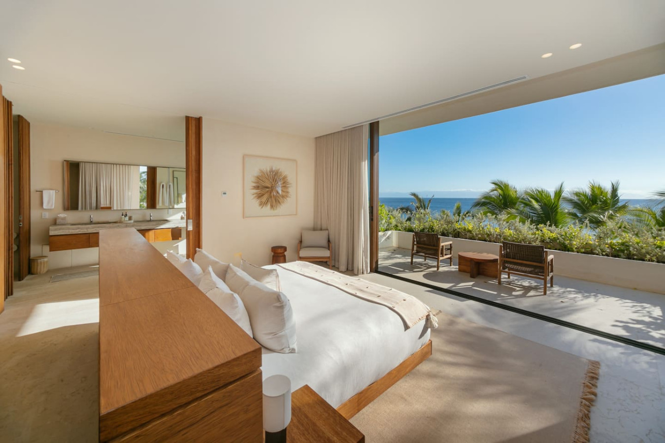 6-bd-premier-beach-front-location/