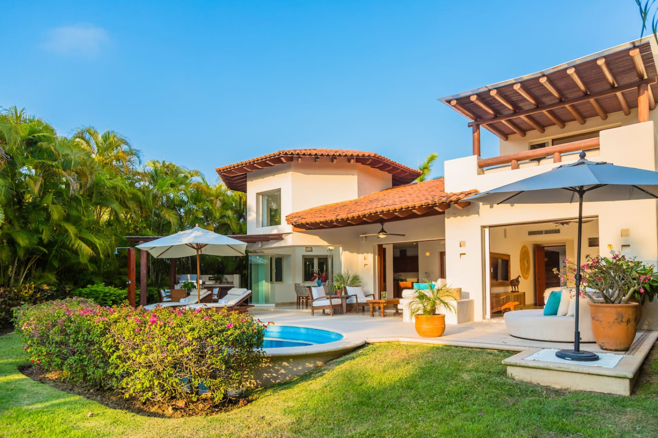 An exquisite 2 level 4 bed villa