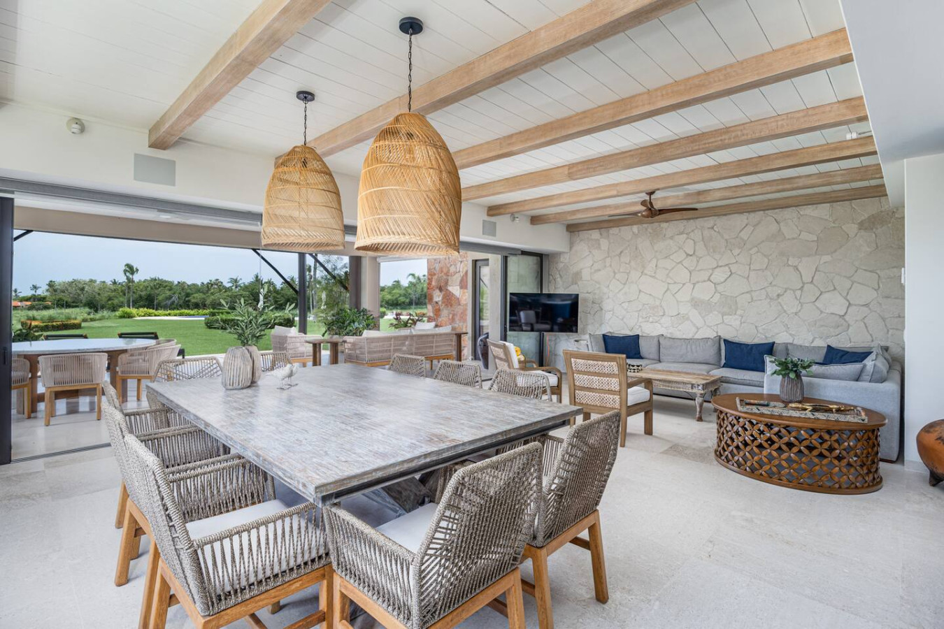 luxury-ground-floor-condo-3-bed-+-4.5-bath/