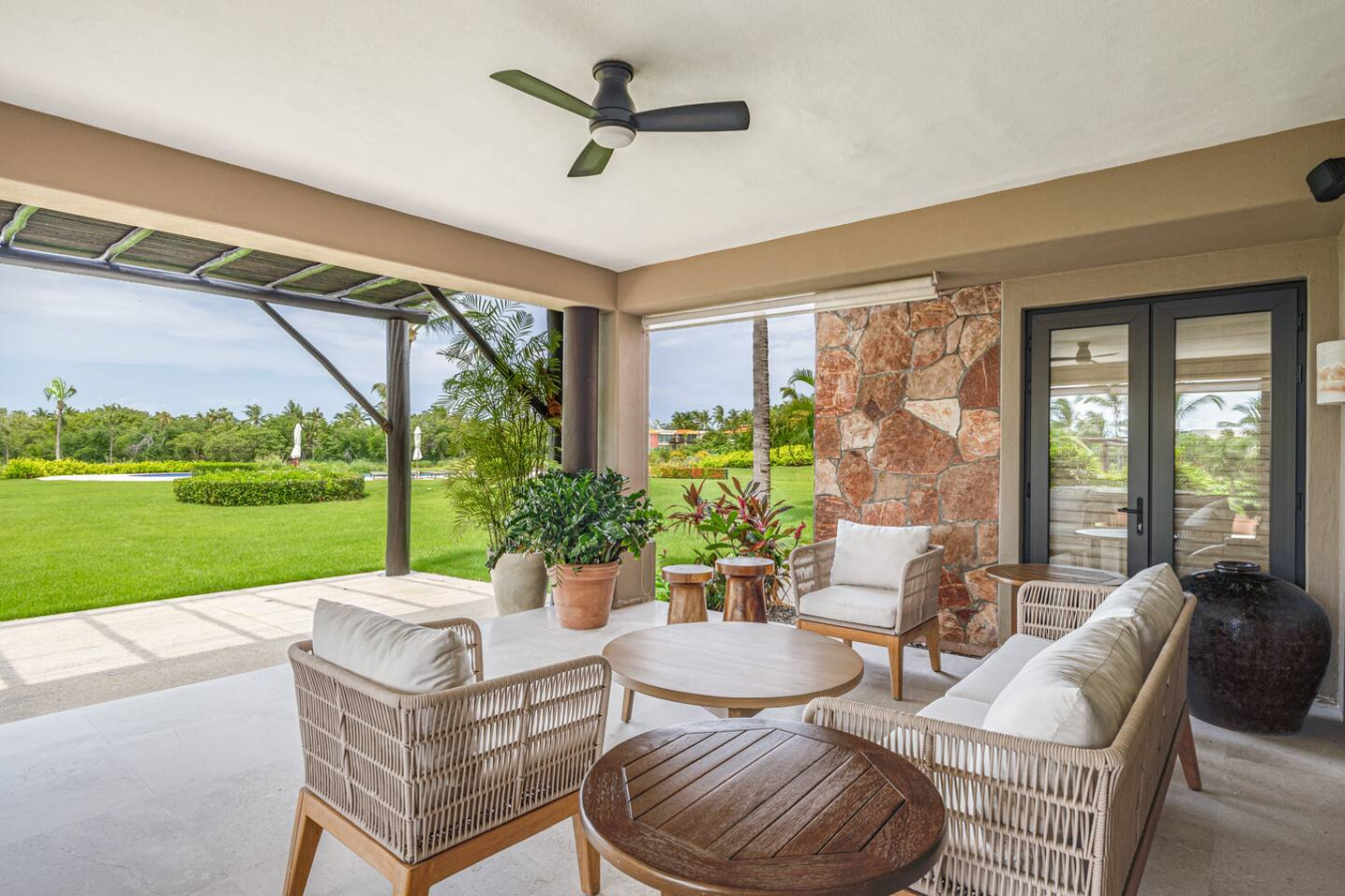 luxury-ground-floor-condo-3-bed-+-4.5-bath/