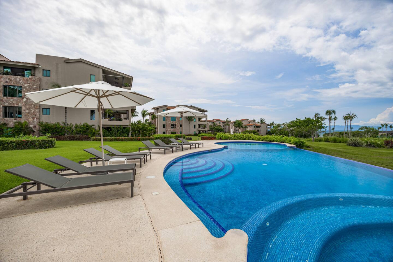 luxury-ground-floor-condo-3-bed-+-4.5-bath/