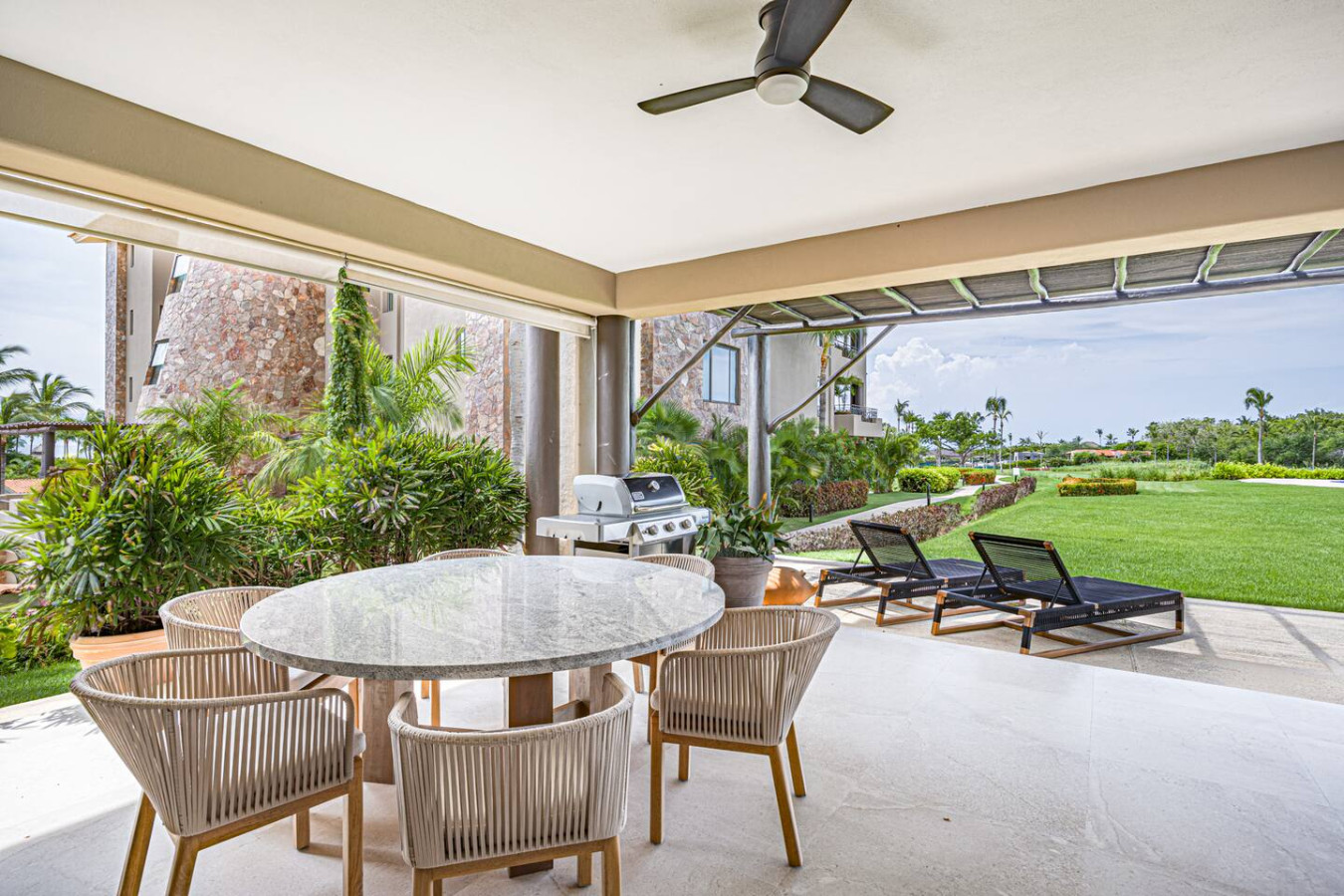 luxury-ground-floor-condo-3-bed-+-4.5-bath/