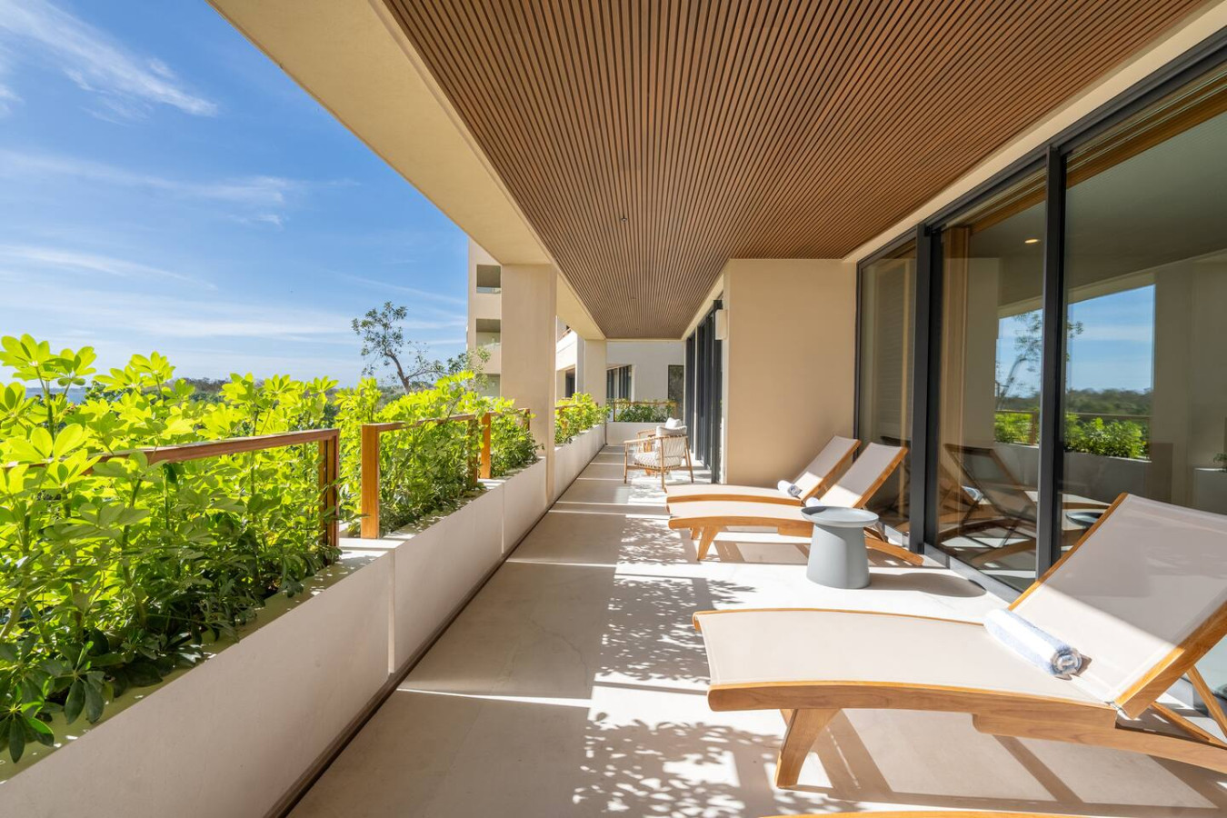 4-bed-lux-condo-ocean-views-+-private-pool/