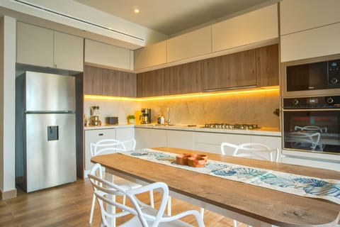 Versalles Condo • Luxury Amenities & Great Rates