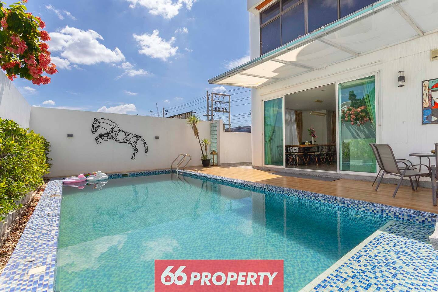 5BR Sunset Pool Villa near City. Daily Cleaning