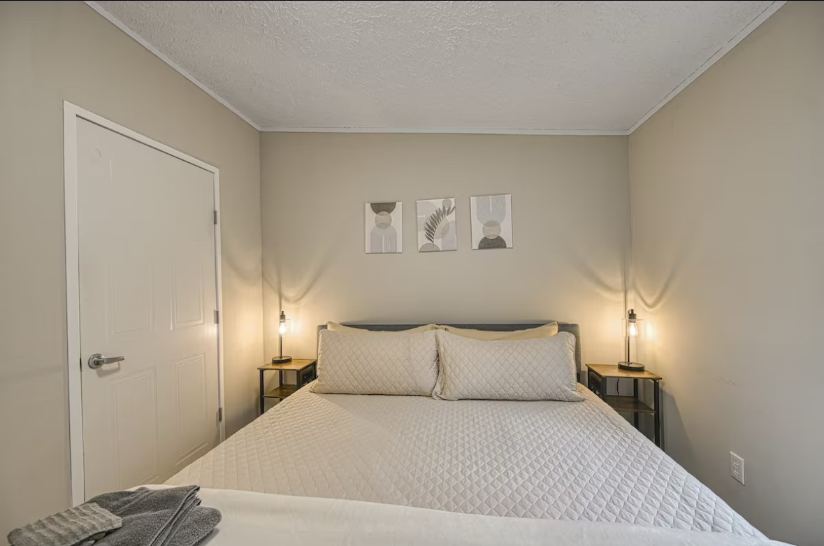 cozy-lake-anna-home-sleeps-8-fire-pit-game-room/