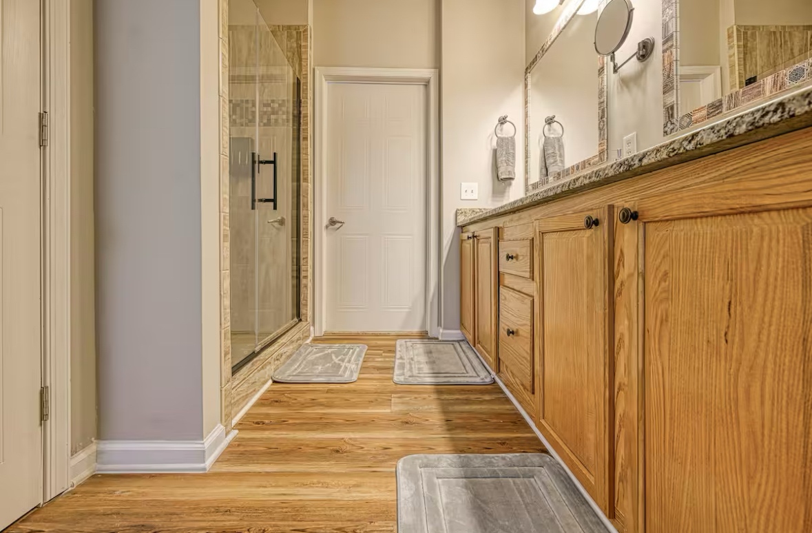 cozy-lake-anna-home-sleeps-8-fire-pit-game-room/